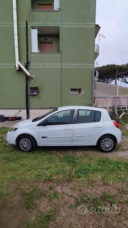 Usata Renault Clio II 2011 Bianco Berlina
