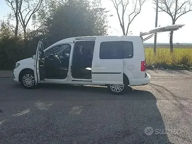 Usata VW Caddy Maxi 110 CV (80 kW) 2016 Bianco Monovolume