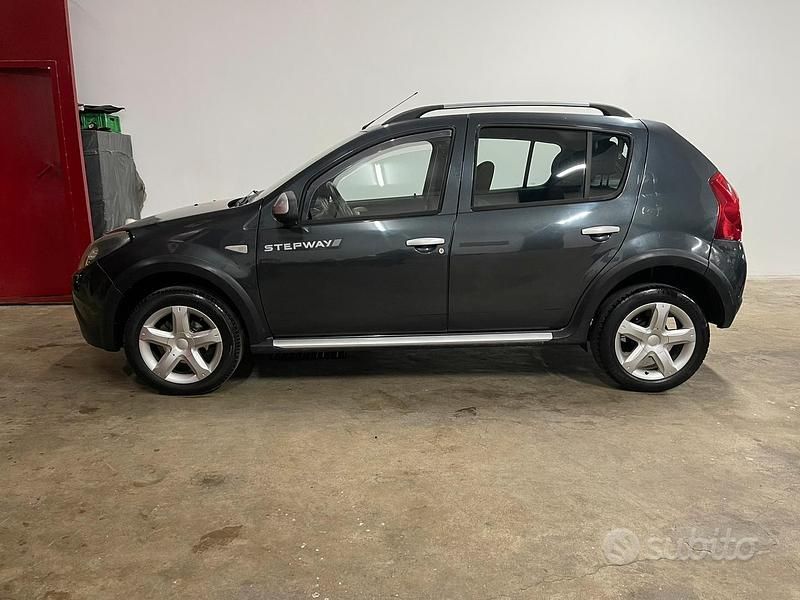 Usata Dacia Sandero Stepway 2012 Grigio Berlina