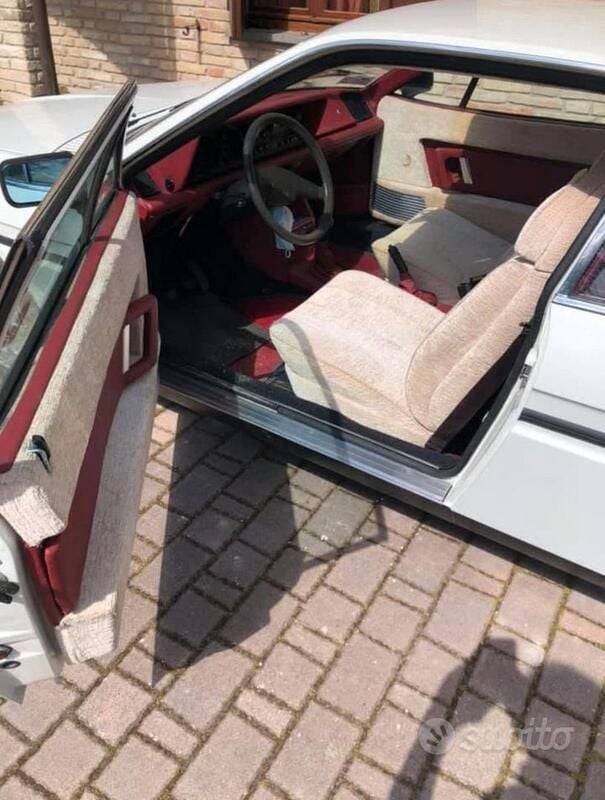 Usata Lancia Gamma 115 CV (84 kW) 1981 Bianco Coupé
