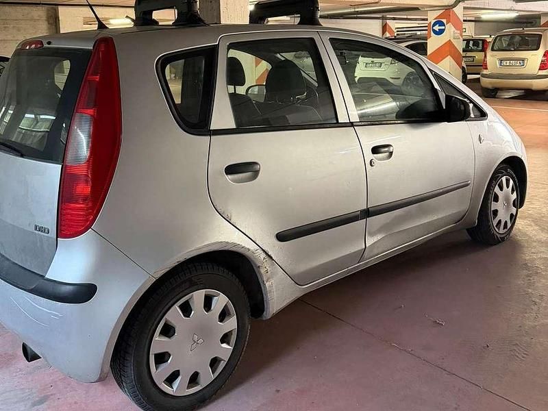 Usata Mitsubishi Colt Instyle 95 CV (69 kW) 2005 Argento Utilitaria