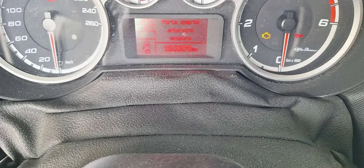 Usata Alfa Romeo MiTo Progression 84 CV (61 kW) 2015 Nero Utilitaria