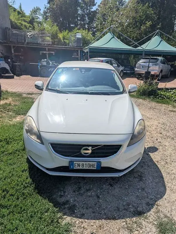 Usata Volvo V40 Momentum 114 CV (83 kW) 2012 Utilitaria
