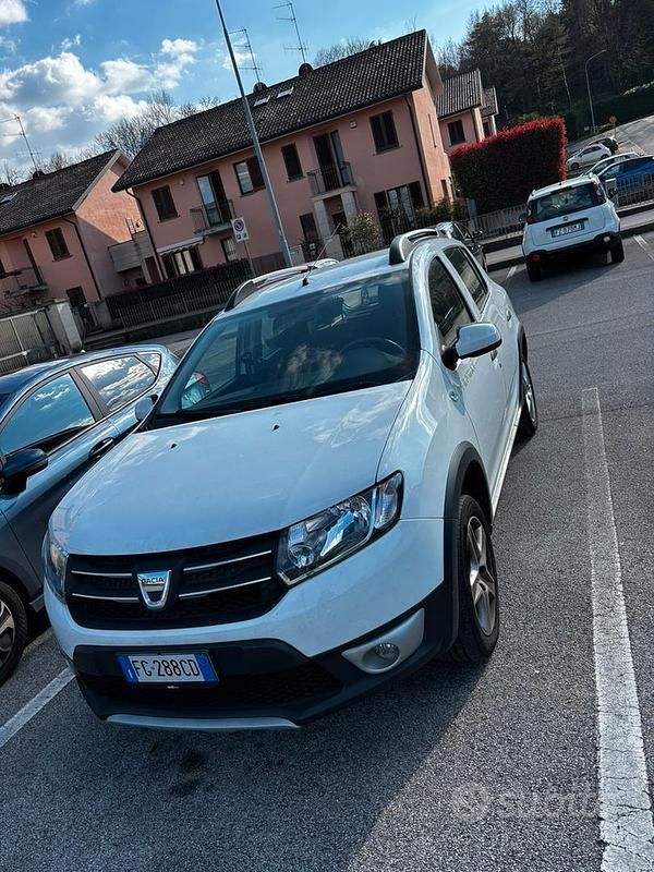 Usata Dacia Sandero 90 CV (66 kW) 2016 Bianco Monovolume
