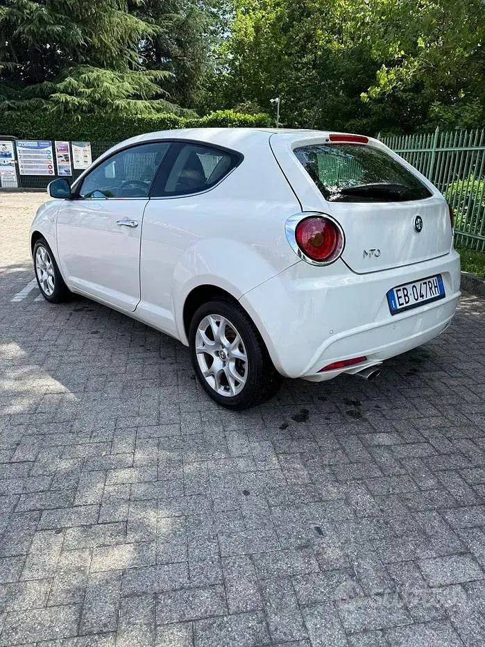 Usata Alfa Romeo MiTo Distinctive 79 CV (58 kW) 2010 Giallo Utilitaria