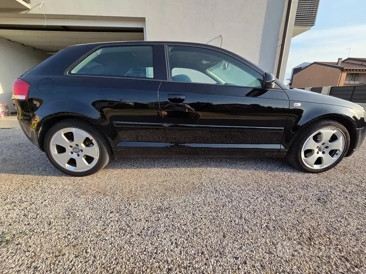Usata Audi A3 Ambition 105 CV (77 kW) 2004 Nero Utilitaria