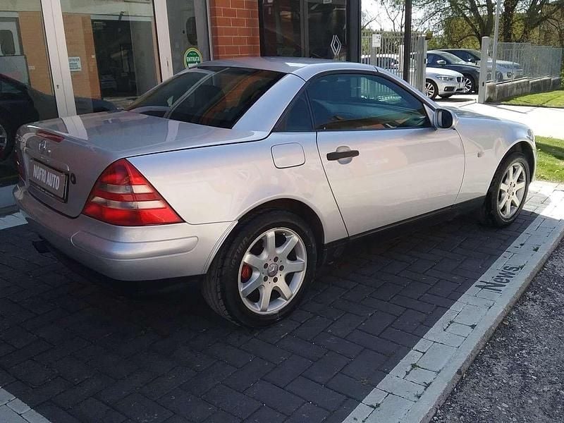 Usata Mercedes SLK200 192 CV (141 kW) 2000 Argento Cabrio