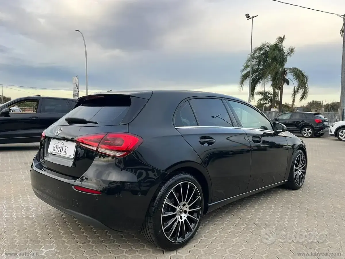Usata Mercedes A180 Business 116 CV (85 kW) 2020 Nero Berlina