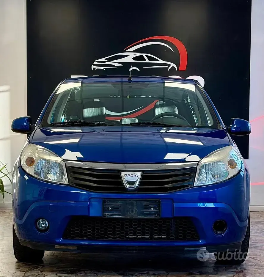 Usata Dacia Sandero Lauréate 75 CV (55 kW) 2009 Blu Berlina