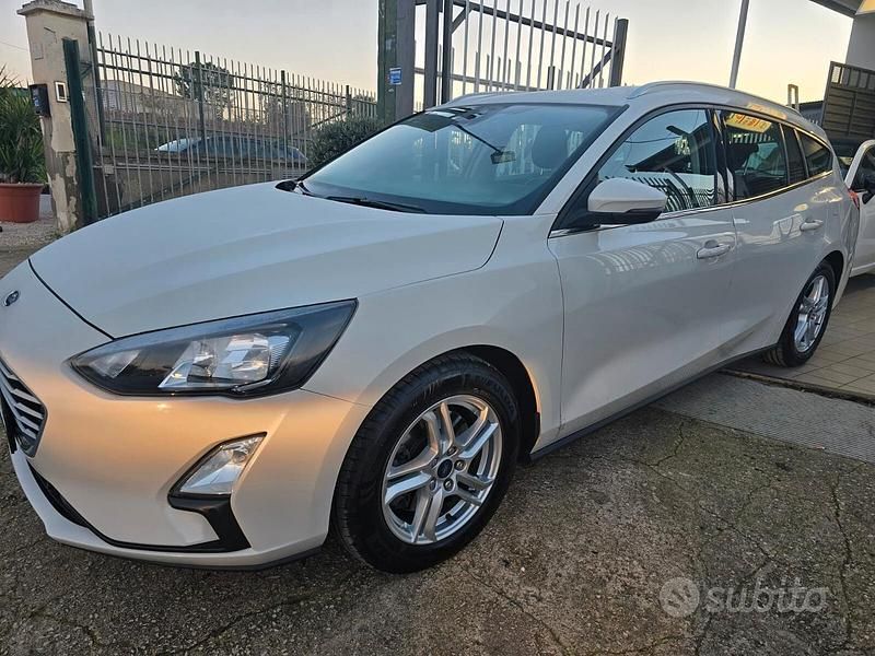 Usata Ford Focus ST-Line 120 CV (88 kW) 2020 Beige Station wagon