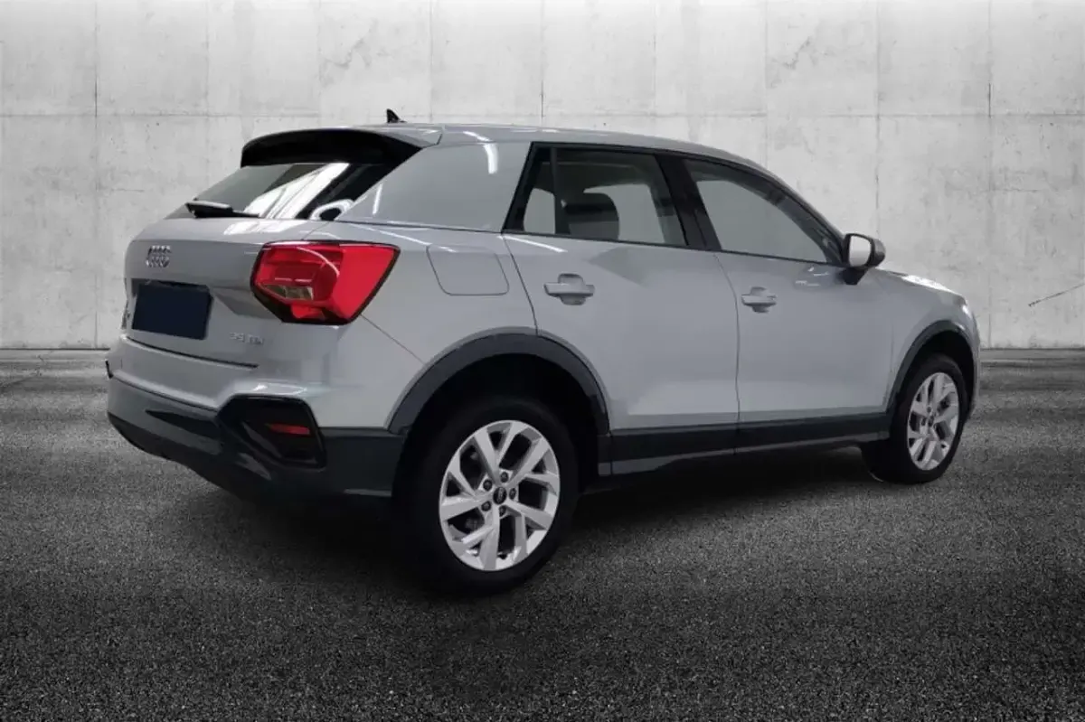 Usata Audi Q2 Advanced 150 CV (110 kW) 2025 Argento SUV
