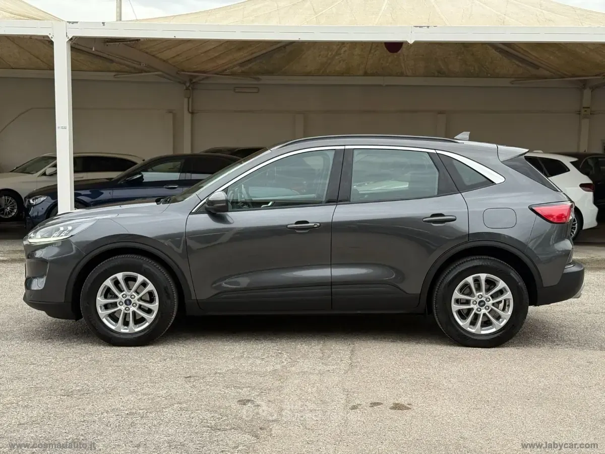 Usata Ford Kuga 120 CV (88 kW) 2022 Grigio SUV