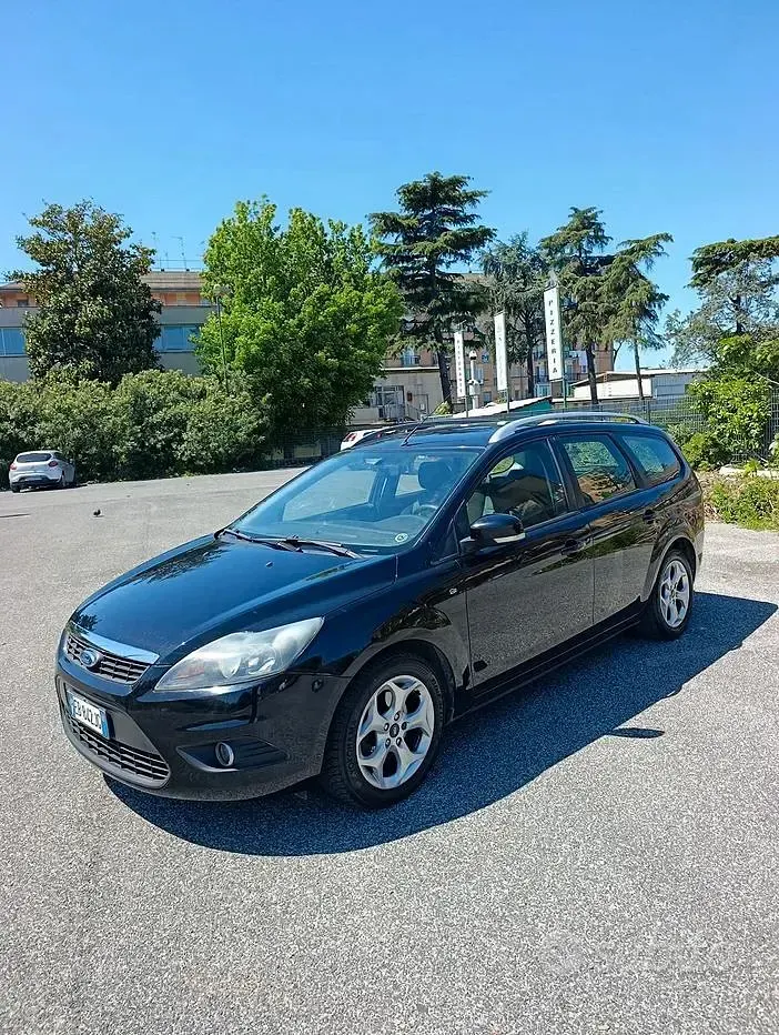 Usata Ford Focus 90 CV (66 kW) 2010 Nero Station wagon
