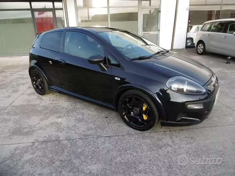 Usata Abarth Punto Evo 180 CV (132 kW) 2014 Nero Utilitaria