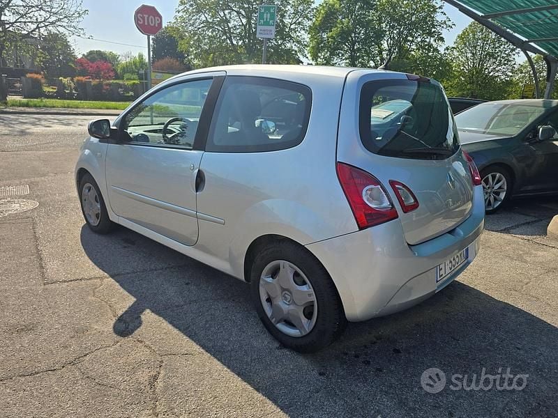 Usata Renault Twingo Night&Day 75 CV (55 kW) 2013 Grigio Utilitaria