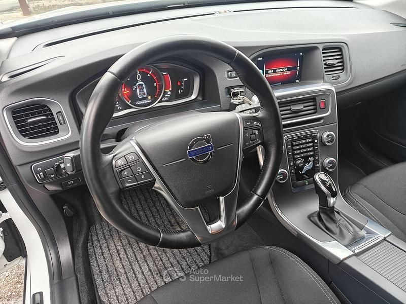 Usata Volvo V60 114 CV (83 kW) 2014 Bianco Station wagon