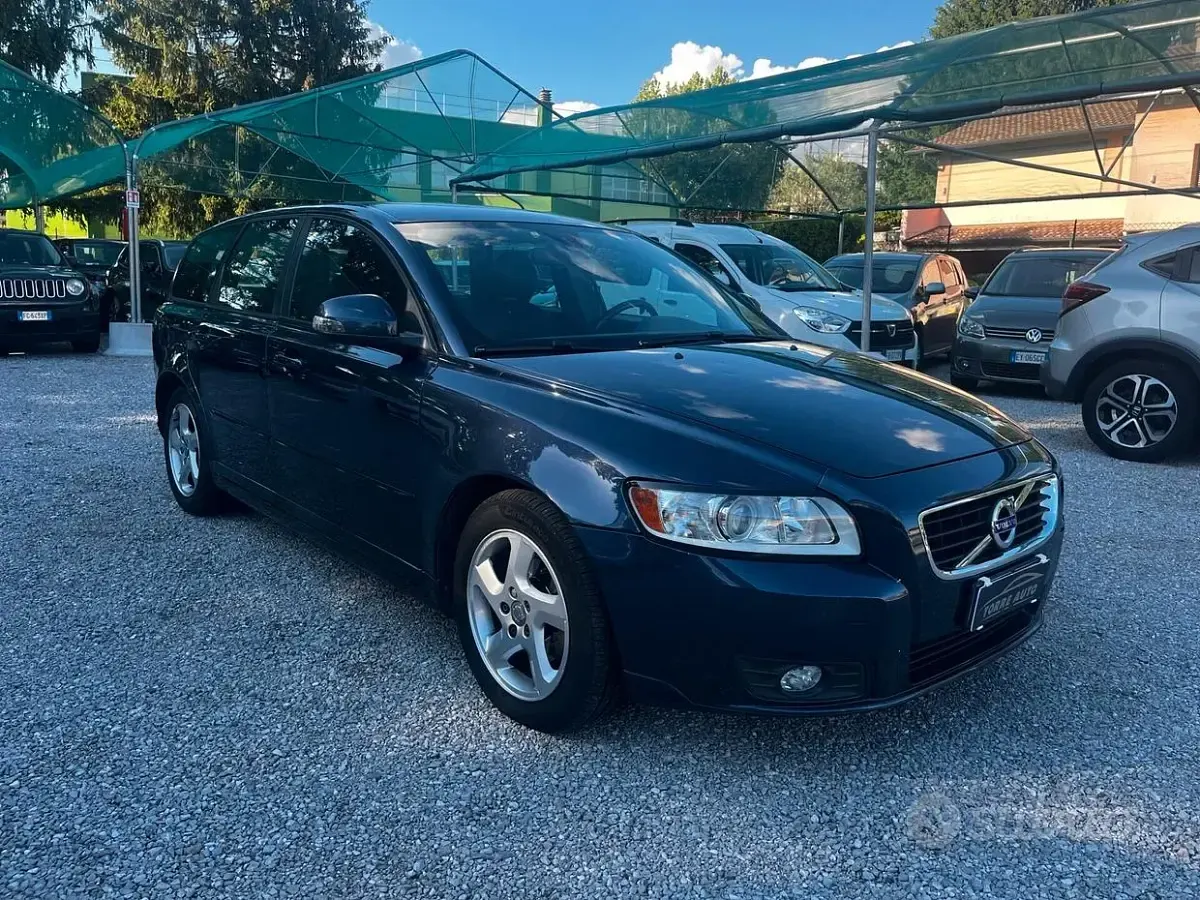 Usata Volvo V50 115 CV (84 kW) 2012 Blu Station wagon