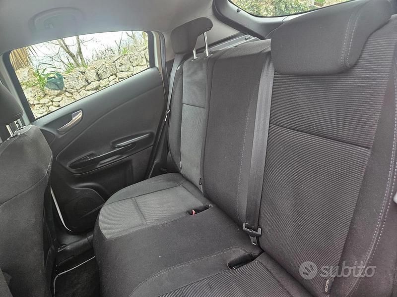 Usata Alfa Romeo Giulietta 105 CV (77 kW) 2012 Bianco Utilitaria