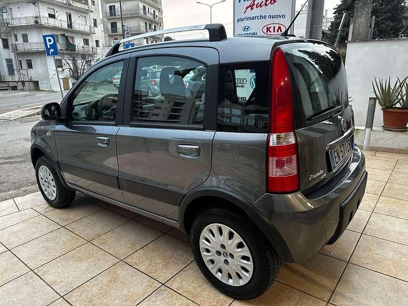 Usata Fiat Panda 4x4 Climbing 69 CV (50 kW) 2012 Other Utilitaria