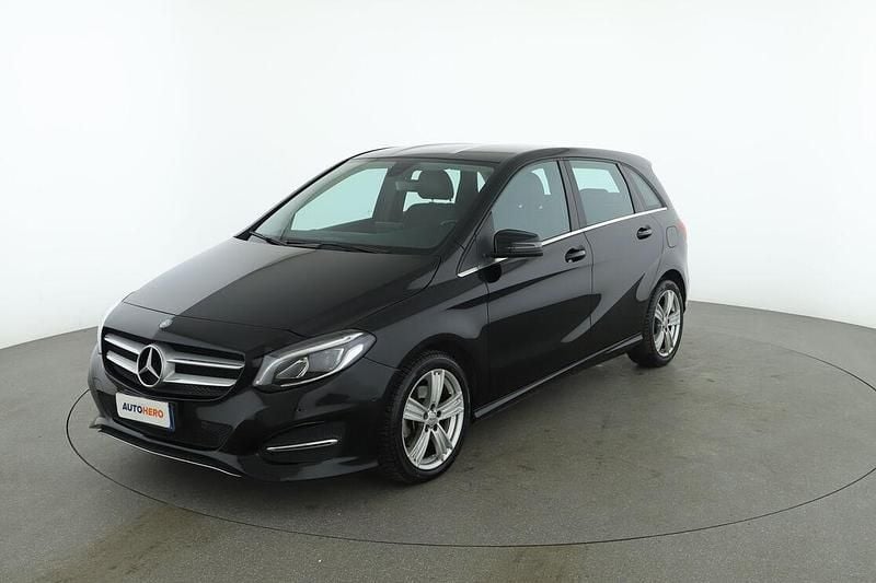 Usata Mercedes B200 136 CV (100 kW) 2015 Nero Monovolume