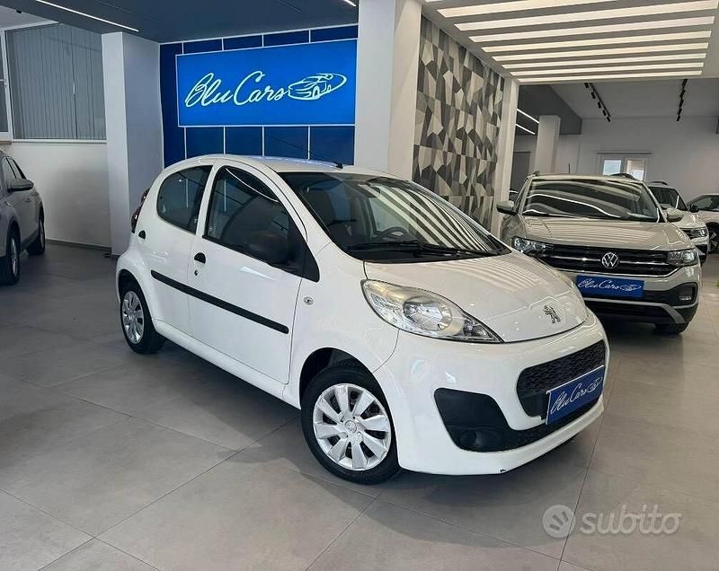 Usata Peugeot 107 Active 68 CV (50 kW) 2013 Utilitaria