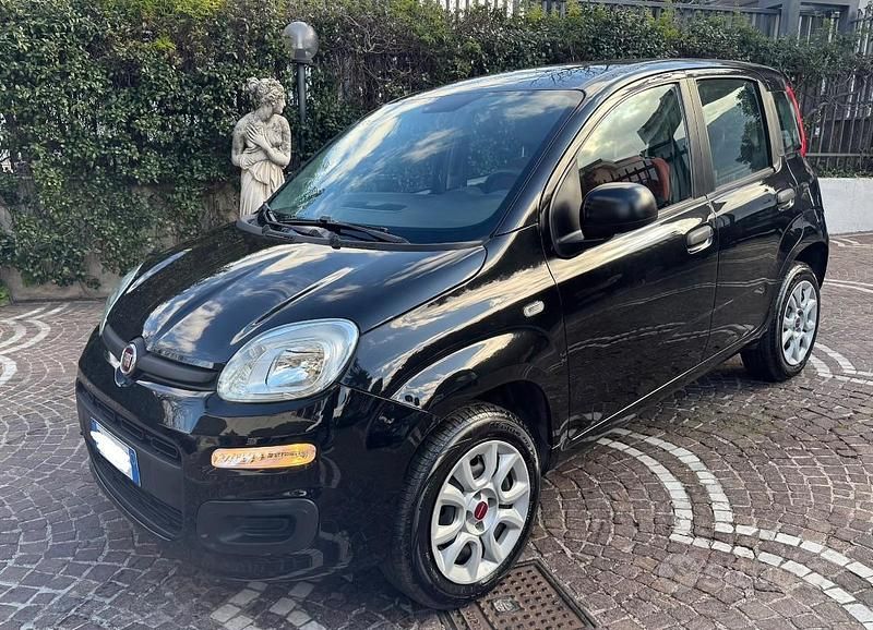 Usata Fiat Panda Lounge 62 CV (45 kW) 2016 Nero Berlina