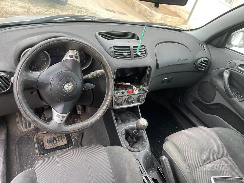 Usata Alfa Romeo 147 116 CV (85 kW) 2003 Utilitaria