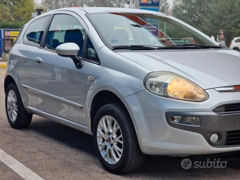 Usata Fiat Punto Evo Dynamic 77 CV (56 kW) 2010 Grigio Utilitaria