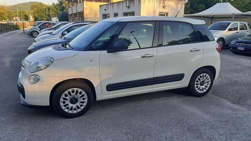 Bianco Usata 2015 Fiat 500L Pop Star Monovolume | 7500 € (Super prezzo) - Immagine 1/4