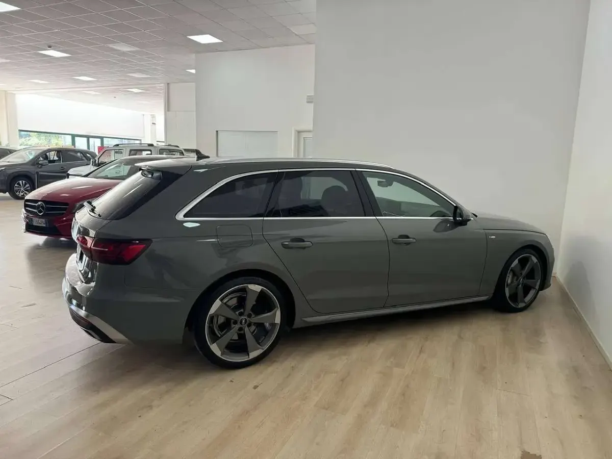 Usata Audi A4 S-Line 190 CV (139 kW) 2020 Grigio Station wagon