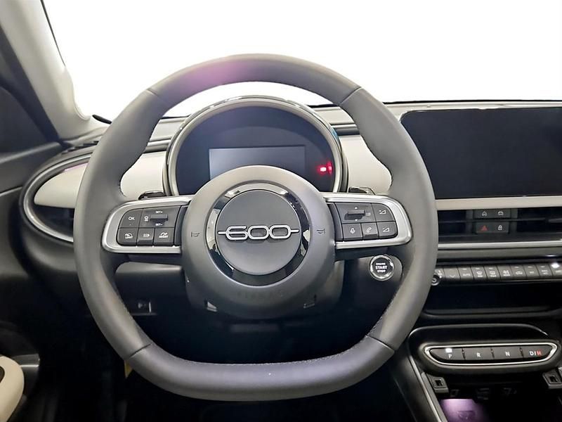 Usata Fiat 600 La Prima 110 CV (80 kW) 2025 Sabbia terre d'italia SUV