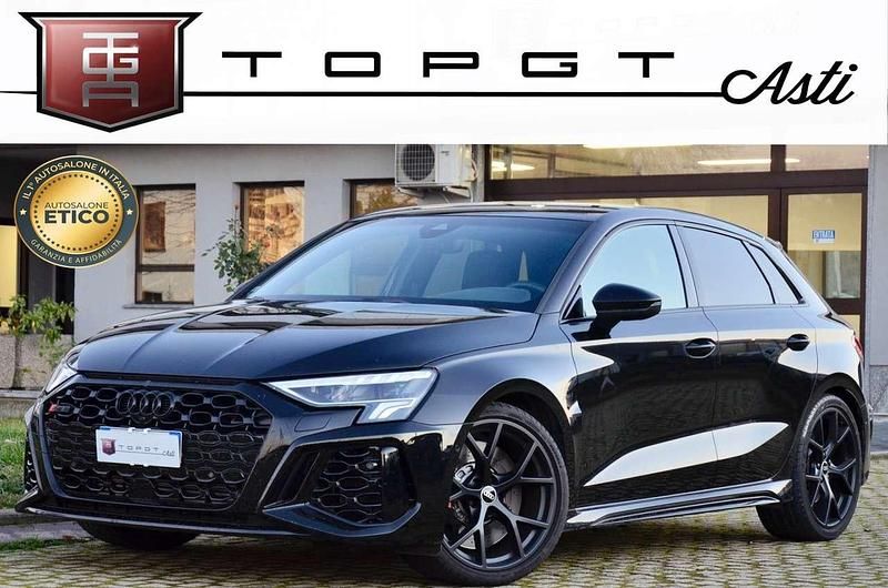 Nero Usata 2023 Audi RS3 Ambiente Tre volumi | 51.990 € (Super prezzo) - Immagine 1/4