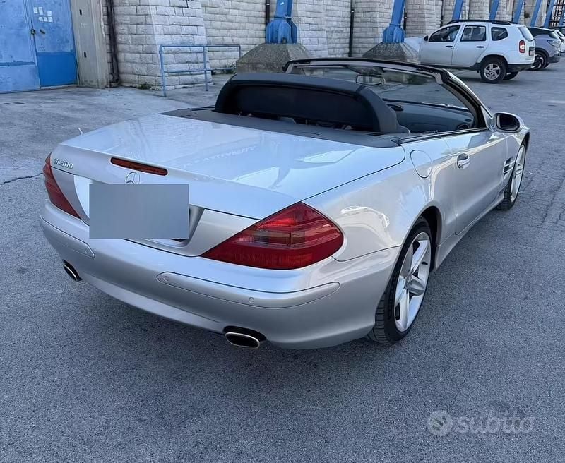 Usata Mercedes SL500 306 CV (225 kW) 2002 Grigio Cabrio