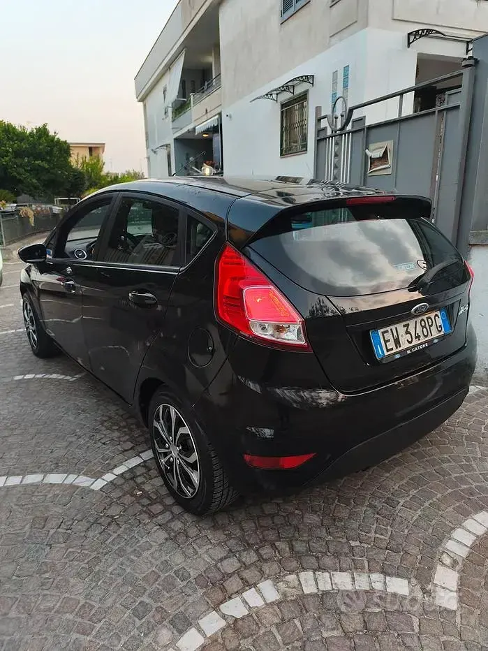 Usata Ford Fiesta Business Edition 75 CV (55 kW) 2014 Utilitaria