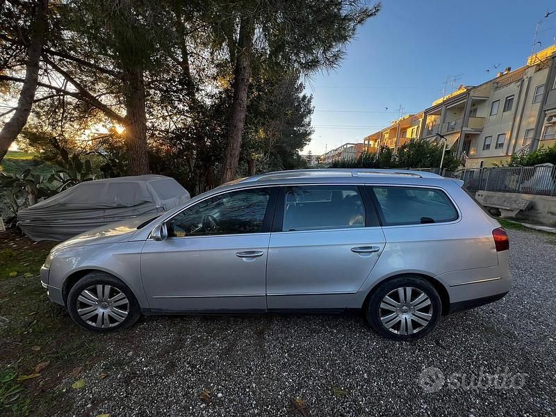 Begagnad VW Passat 2005 Grå Kombi