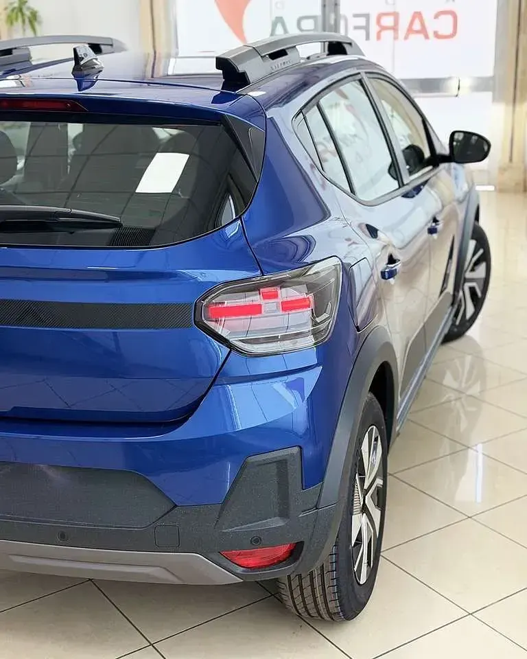 Nuova Dacia Sandero Expression 122 CV (89 kW) 2026 Blu iron Berlina