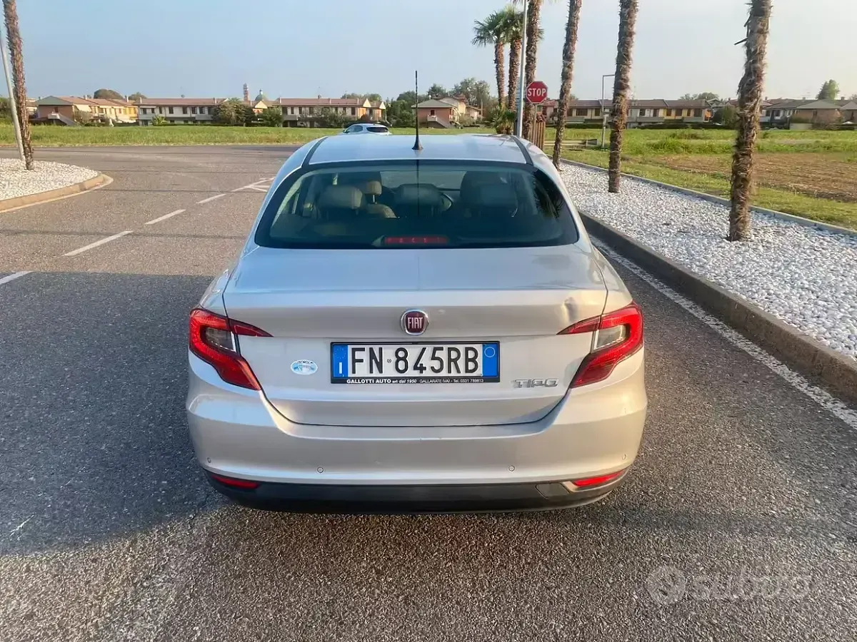Usata Fiat Tipo 76 CV (55 kW) 2018 Grigio Berlina