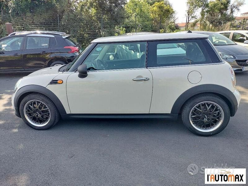 Usata Mini ONE 75 CV (55 kW) 2011 Beige Utilitaria