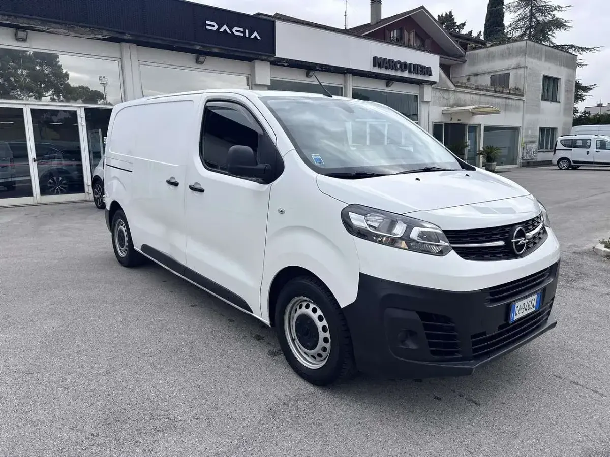 Usata Opel Vivaro-e Combi Enjoy 122 CV (89 kW) 2020 Bianco Monovolume