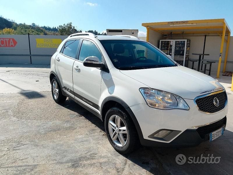 Bianco Usata 2012 Ssangyong (KGM) Korando Tre volumi | 4000 € (Ottimo prezzo) - Immagine 1/4