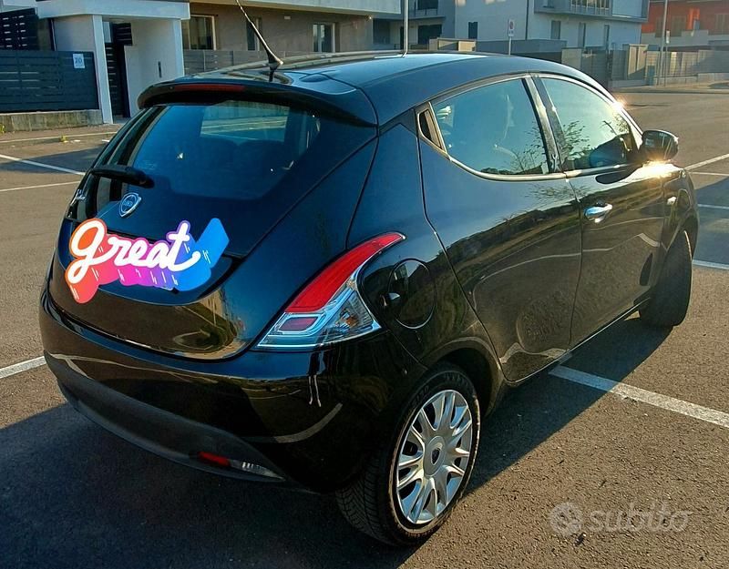Usata Lancia Ypsilon 69 CV (50 kW) 2014 Nero Utilitaria