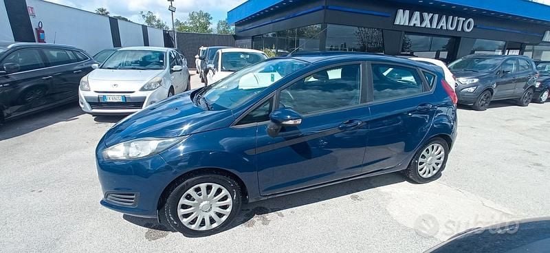 Usata Ford Fiesta 59 CV (43 kW) 2014 Blu Utilitaria