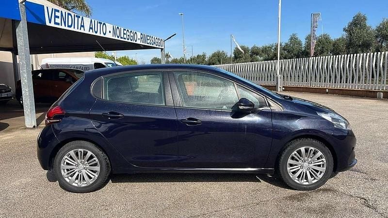 Usata Peugeot 208 82 CV (60 kW) 2017 Blu/azzurro Utilitaria