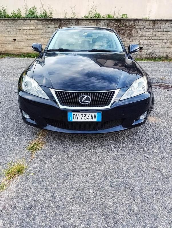 Blu/azzurro Usata 2009 Lexus IS220d Luxury Line Tre volumi | 6000 € (Molto cara) - Immagine 1/4