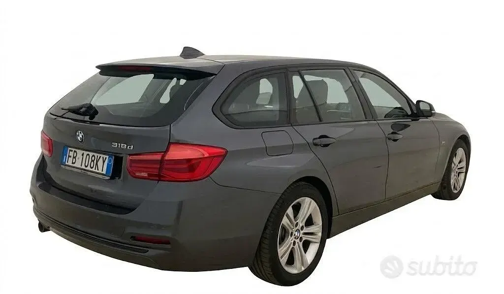 Usata BMW 318 Sport Line 150 CV (110 kW) 2015 Grigio Station wagon