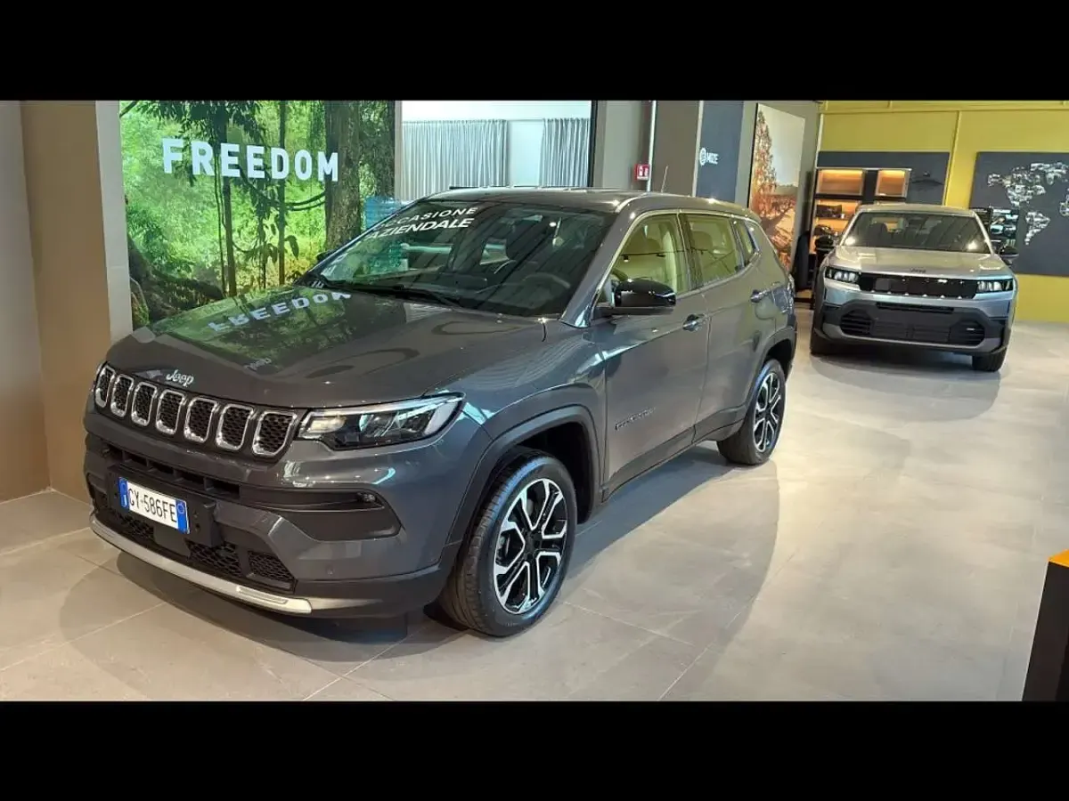 Usata Jeep Compass Altitude 131 CV (96 kW) 2025 Graphite grey SUV