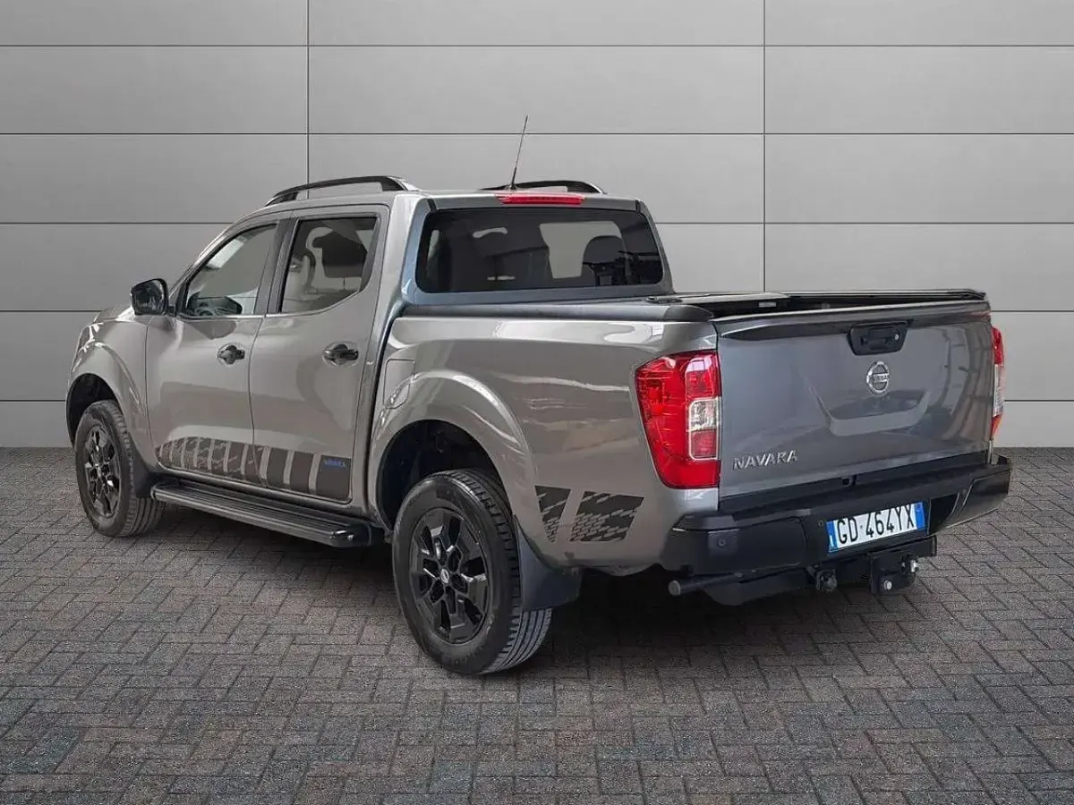 Usata Nissan Navara N-Guard 190 CV (139 kW) 2021 Grigio Pick-up