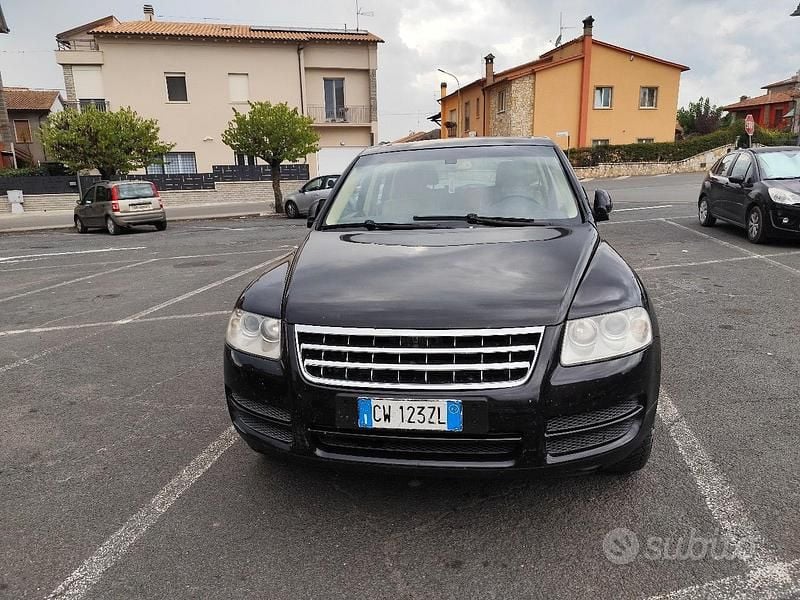 Usata VW Touareg 224 CV (164 kW) 2006 Nero SUV