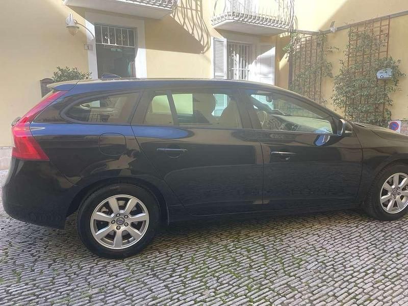 Usata Volvo V60 Kinetic 114 CV (83 kW) 2013 Nero Station wagon