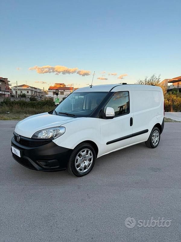 Bianco Usata 2018 Fiat Doblò Easy Monovolume | 8499 € (Ottimo prezzo) - Immagine 1/4